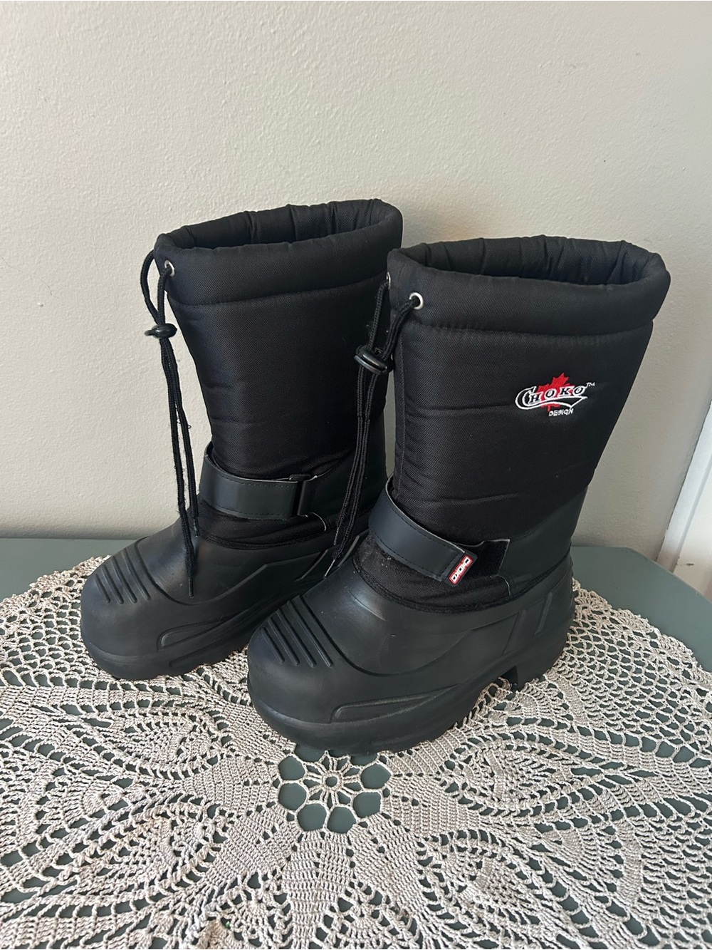 Choko Design Insulated Waterproof Snow Boots Black Men’s 7 Women’s 8